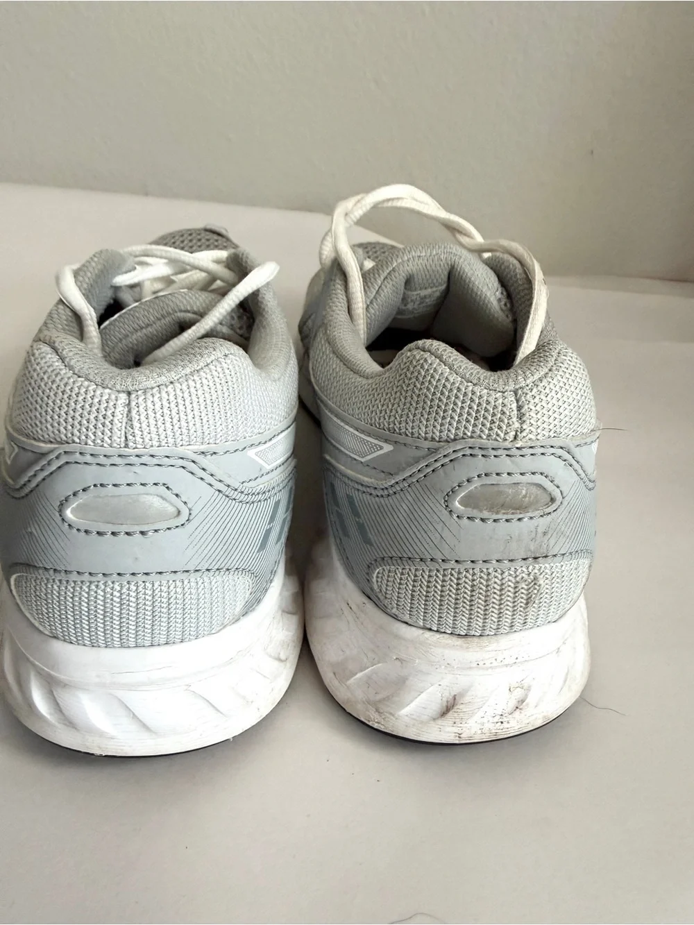 Asics Womens Gray Athletic Sneakers Size 8 Lace Up Fitness Run Walking